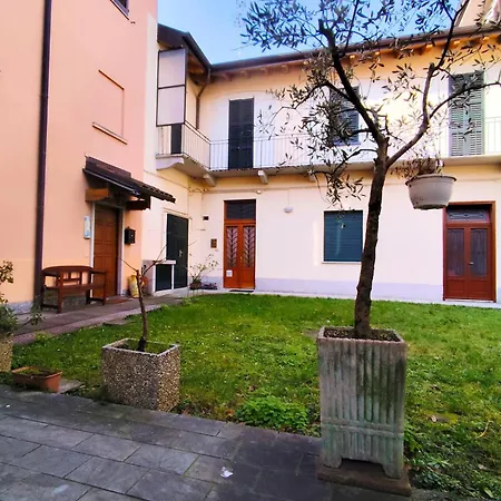 La Corte Dell'accoglienza فالمادريرا