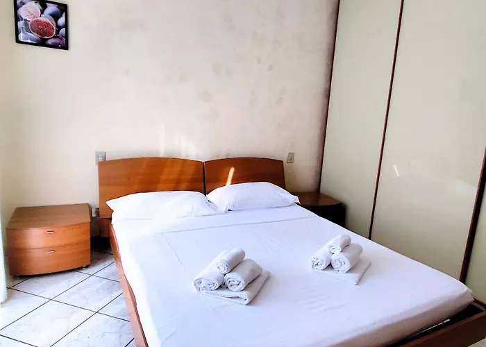 La Corte Dell'accoglienza Lägenhet Valmadrera