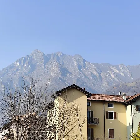 アパート La Corte Dell'accoglienza ヴァルマドレーラ